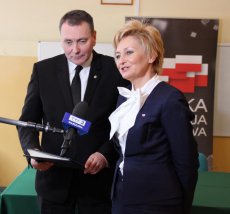 Aurelia Michałowska Mazowiecki Kurator Oświaty i Cezary Jurkiewicz Prezes Zarządu Polskiej Fundacji Narodowej  