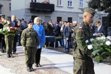 Odsłonięcie pomnika Żołnierzy Okręgu Radomsko-Kieleckiego AK „Jodła” (Radom, 27 września)  