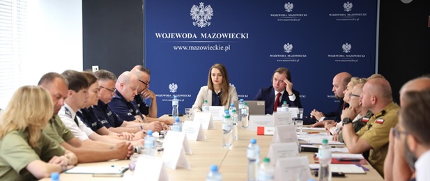 na zdjęciu posiedzenie Mazowieckiego Wojewódzkiego Zespołu Zarządzania Kryzysowego