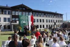 Dorota Skrzypek, Mazowiecki Wicekurator Oświaty brała udział w inauguracji roku szkolnego w  nowym budynku Szkoły Podstawowej nr 8 im. Gen. Juliana Filipowicza w Otwocku.  